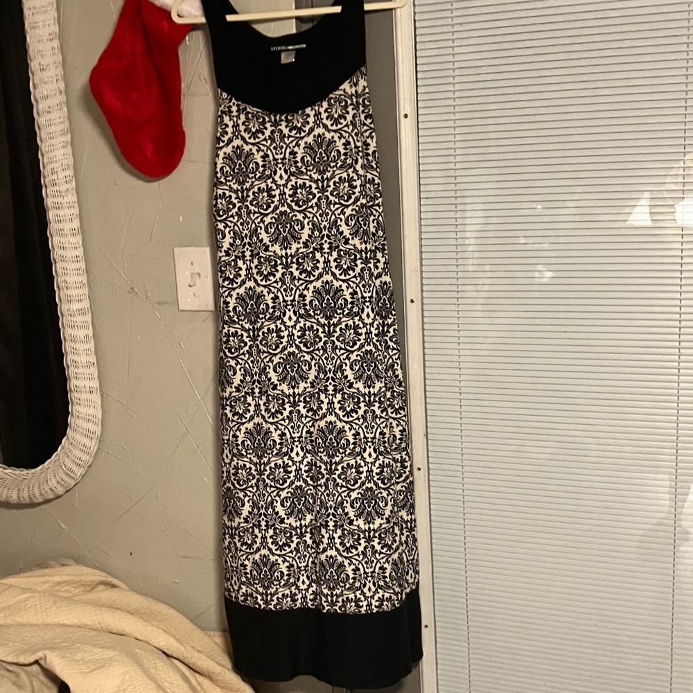Studio Black and White Chemise